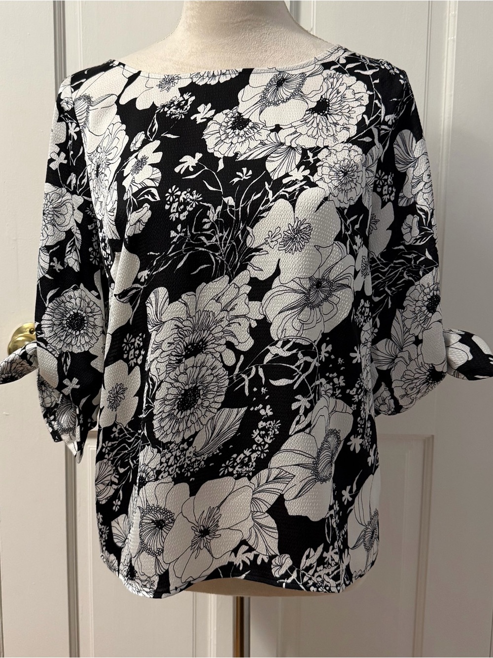 Talbots Black & White Floral Blouse with 3/4 Tie Sleeves, Size SP